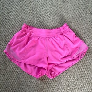 EUC Lululemon Low-Rise Hotty Hot Lined Shorts 2.5”- Dark Prism Pink
